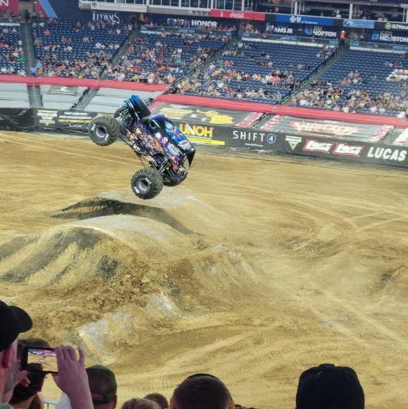 Nothing - Picture 2 of 16